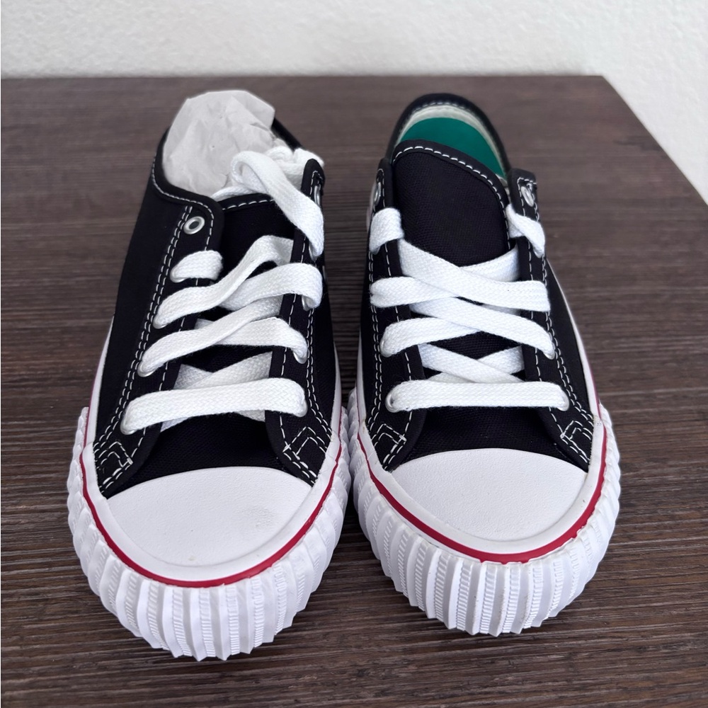 Pf Flyers Black LOW REIS sneakers in kids size 2.5